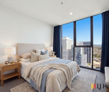 3 Bedroom Unit with Style, Space and Skyline Views - Photo 5