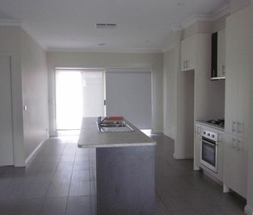 3/16 Newcastle Street, Preston VIC 3072 - Apartment For Rent | Domain - Photo 3