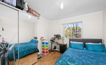 Charming 2-Bedroom, 1-Bathroom Unit for Rent - Photo 4