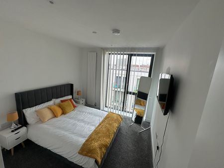 Room in a Shared Flat, Waypoint Way, E16 - Photo 3