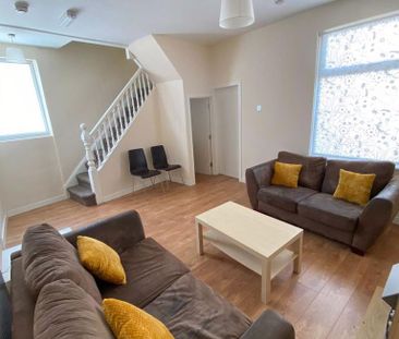 3 bedroom terraced house to rent - Photo 3