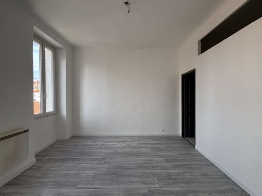 Location Appartement 1 pièce 31m² MARSEILLE 3ème - Photo 1
