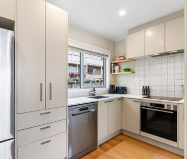 Luxurious Appointed Unit with Water Views - Photo 5