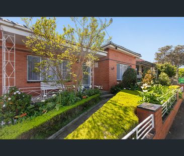 8 Hutton Street, Thornbury, Vic 3071 - Photo 2