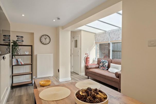 5 bedroom terraced house to rent - Photo 1