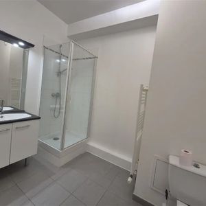 Location Appartement 2 pièces 42m² HELLEMMES LILLE 59260 - Photo 3