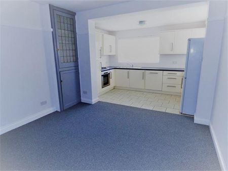 3 bedroom apartment to rent - Photo 5