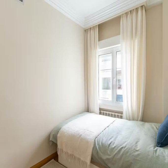 Calle de Santiago Bernabéu, Madrid, Community of Madrid 28036 - Photo 1