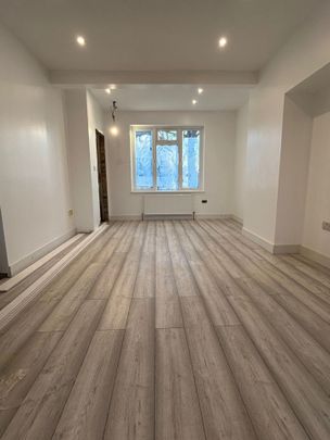 3 Bed End Terrace, Bournbrook Road, SE3 - Photo 1