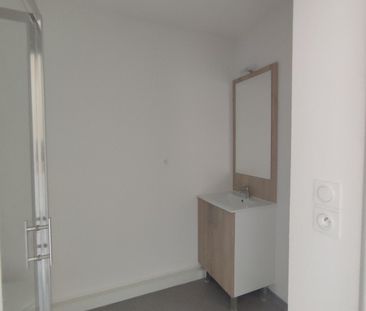 Location Appartement 1 pièce 18m² NIMES 30000 - Photo 2