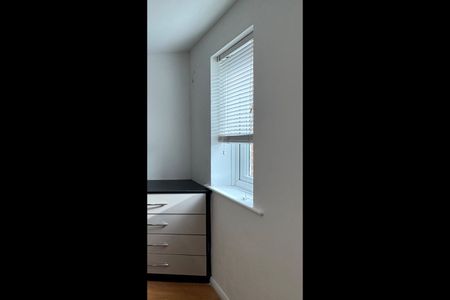 1 Bed Flat, Fenman Gardens, IG3 - Photo 4