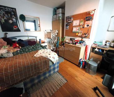 4 bedroom terraced house to rent - Photo 4