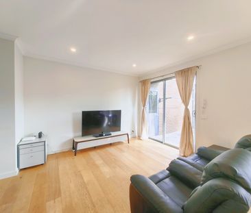 4/11 Jellicoe Street, Cheltenham VIC 3192 - House For Rent | Domain - Photo 1