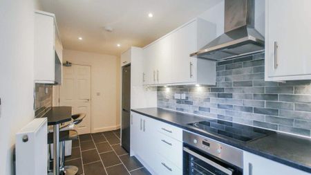 2 bedroom terraced house to rent - Photo 5