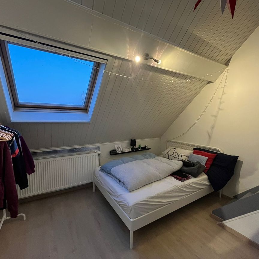 Mezzanine-style Room Available in Cozy Ghent Home, from Febr - Photo 1