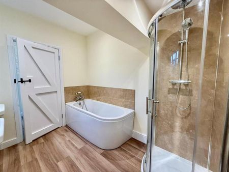 3 bedroom detached house to rent - Photo 3