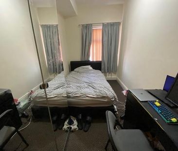 4 bedroom private hall to rent - Photo 5