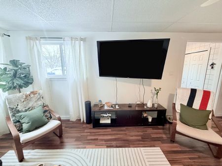 For Lease - 285 Second Street, Collingwood, Ontario - Photo 2