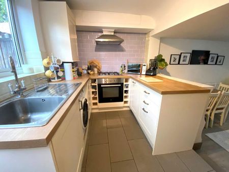 2 bedroom terraced house to rent - Photo 4