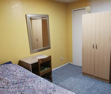 5 Bed Terraced House, Millroad Dr, G40 - Photo 5