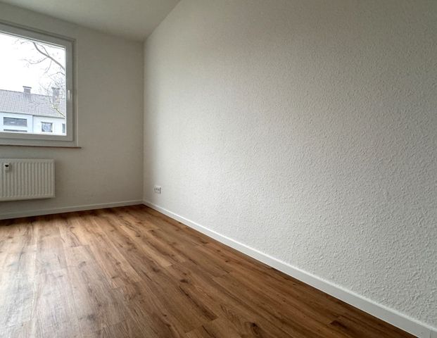 *** Wir modernisieren für Sie! Attraktive 3-Zimmerwohnung mit Balkon in ruhiger Lage! *** - Photo 1