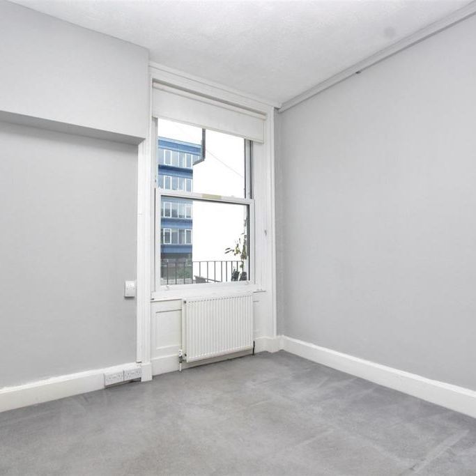 3 bedroom flat to rent - Photo 1