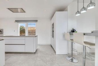 Luxury Villa for rent in Marbella Del Este, Spain