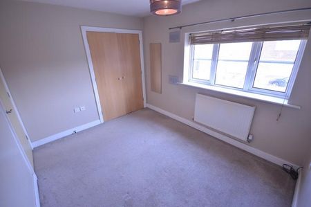 3 Bedroom Semi Detached To Let - Photo 4