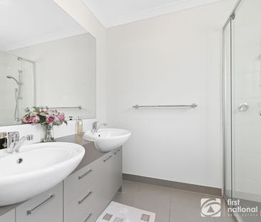 Family Home in Cascades - Convenient Location Opposite Scenic Wetlands - Photo 5