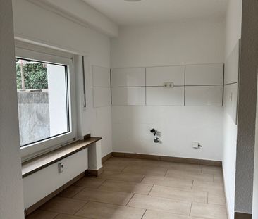 Renovierte und bezugsfertige 2-Zimmer-Wohnung in ruhiger und dennoc... - Foto 4