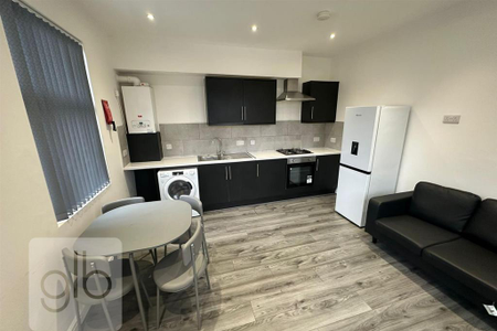 2 bedroom flat to rent - Photo 4