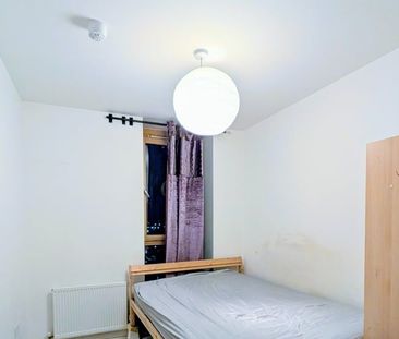 2 Bed Flat, Lemonade Building, IG11 - Photo 4