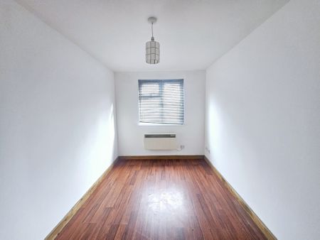 Rayners Gardens, Southampton - Photo 5