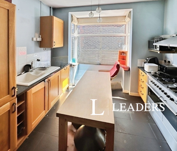 4 bedroom house to rent Linley Road, Stoke-on-Trent, Staffordshire,... - Photo 6
