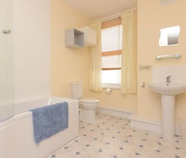 3 bedroom semi-detached house to rent - Photo 4