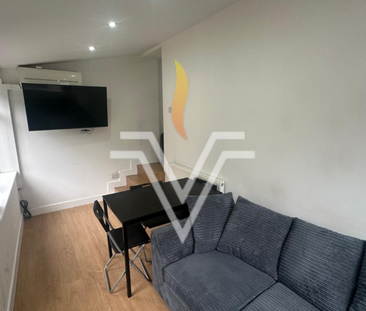 4 bedroom terraced house to rent - Photo 4