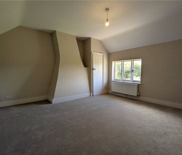 A lovely, newly refurbished 3 bed property in Cheriton offering 3 b... - Photo 5