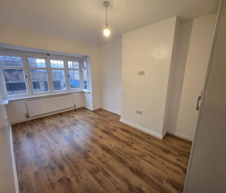 4 bedroom townhouse to rent - Photo 3