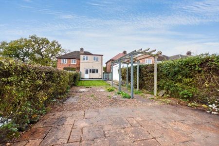 3 bedroom semi-detached house to rent - Photo 2