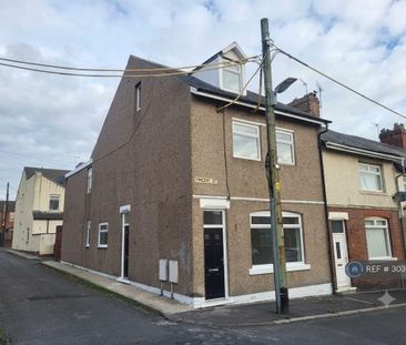 3 bedroom flat to rent - Photo 1