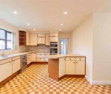 4 bedroom detached house to rent - Photo 1