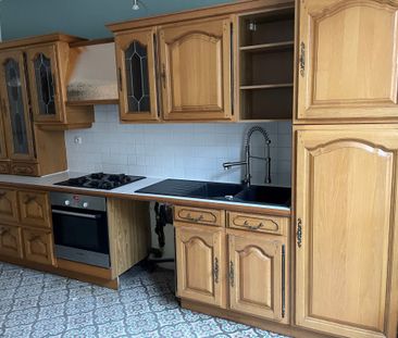 Location Appartement 5 pièces 140m² CHARLIEU 42190 - Photo 6