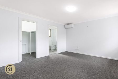 Spacious 3 Bedroom Townhouse - Photo 3