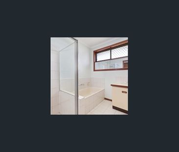 Family home! - Photo 1