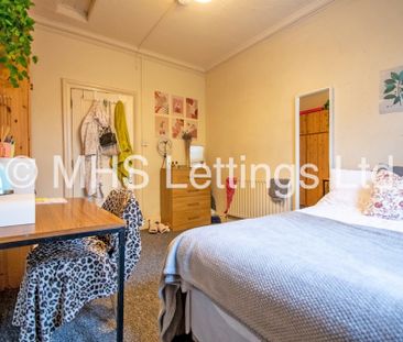 6 Bedroom Mid Terraced House for rent in Regent Park Avenue - Photo 4