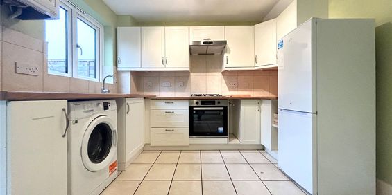 The Brackens, Berkshire The Brackens, Berkshire - Photo 3