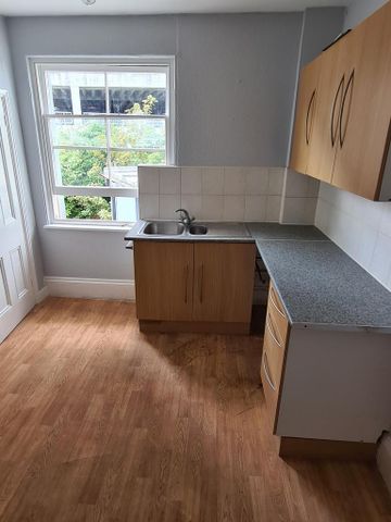 1 bedroom flat to rent - Photo 2