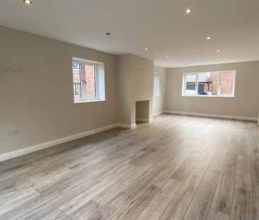 5 bedroom detached house to rent - Photo 2