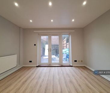 4 bedroom terraced house to rent - Photo 1