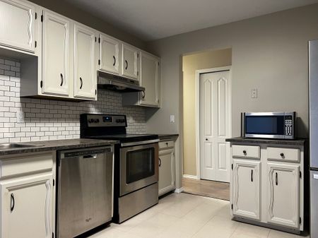 3 Bed Black Mountain - Photo 5